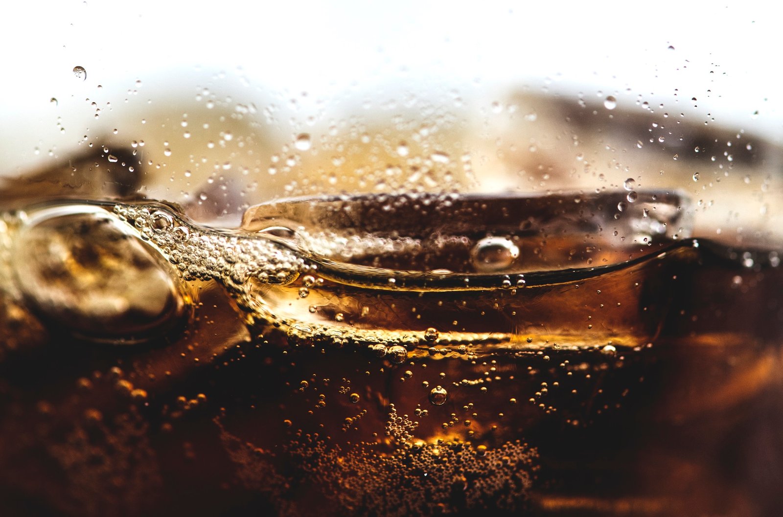 Cola als Hausmittel gegen Vogelkot
